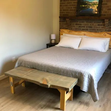 Modern 2 Bedroom In Midtown West Apartment New York