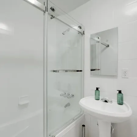 Bay Ridge Delight: Stunning Brooklyn Gem Apartment New York