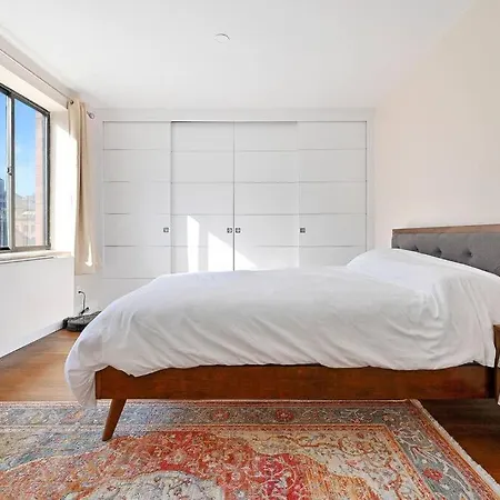 Modern One Bedroom With Private Balcony * New York