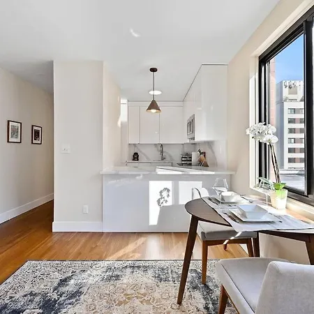 Apartment Modern One Bedroom With Private Balcony New York