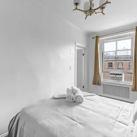 2bd Stylish Brooklyn Heights - Steps Waterfront
