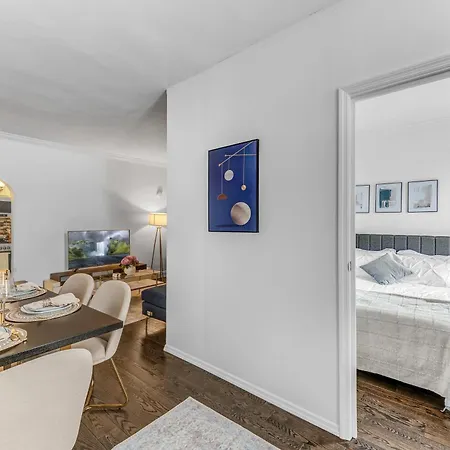 2bd Stylish Brooklyn Heights - Steps Waterfront New York