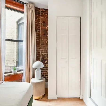 153-5a Charming 2br Les W D * New York