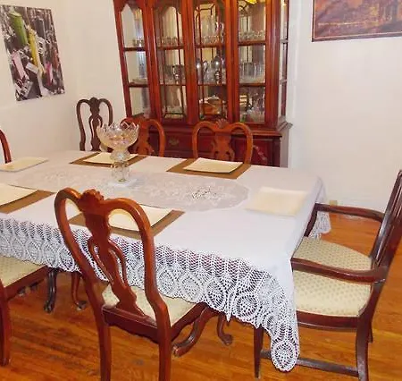 Homestay Bedstuy Brownstone