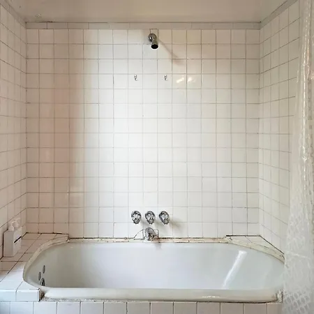 Entire Floor In A Charming Townhouse * New York
