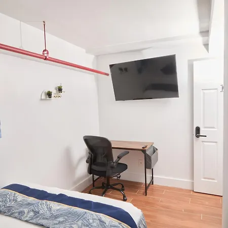 Comfy In Hell's Kitchen Guest house