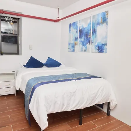 Comfy In Hell's Kitchen Guest house
