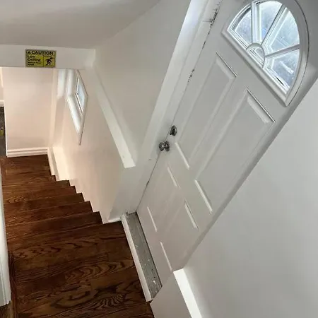 Modern & Cozy Basement Near Jfk Airport Apartment *
