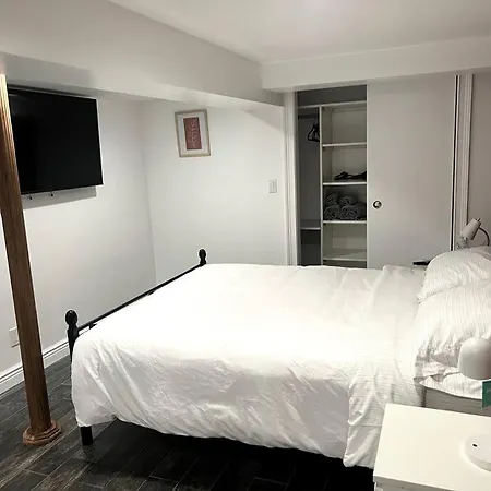 Modern & Cozy Basement Near Jfk Airport *