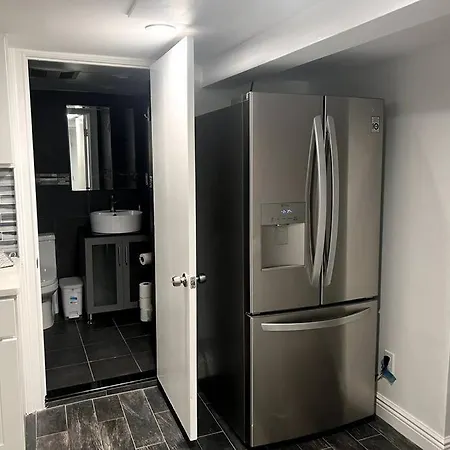 Modern & Cozy Basement Near Jfk Airport * New York