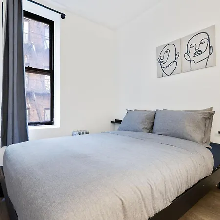Centrally Located Manhattan ,times Square/hell's Kitchen Apartment New York