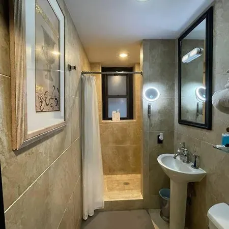 Hotel-studio* @ The Mansfield Midtown Apartment *