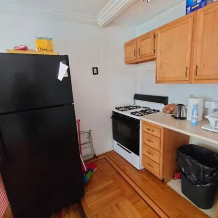 Homestay Spacious Bedroom For 4 In Shared Townhouse+garden New York