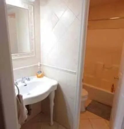 Homestay Spacious For 4 People In Williamsburg ! *