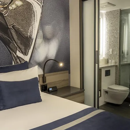 Carnegie Hotel 4*