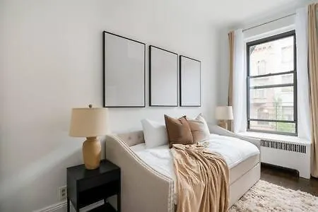 Apartment 91-2a Stylish 3br 2bth With W D *