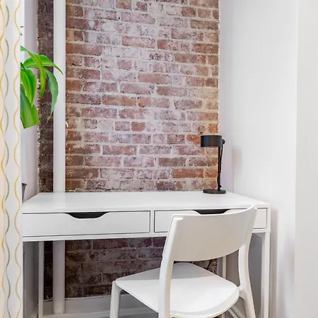 Explore Hudson Yards At Aesthetic Prime 2bd Apartmnet