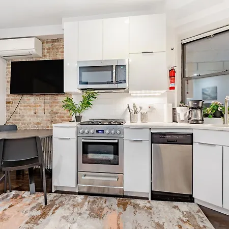 Explore Hudson Yards At Aesthetic Prime 2bd Apartmnet New York