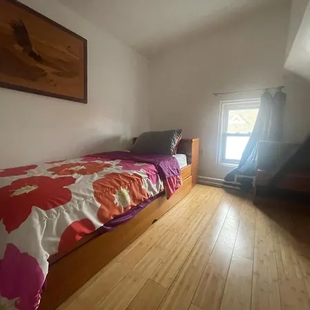 Private Loft 5 Min Away From Lga Apartment *