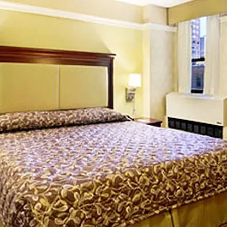 Hotel The @ 3*