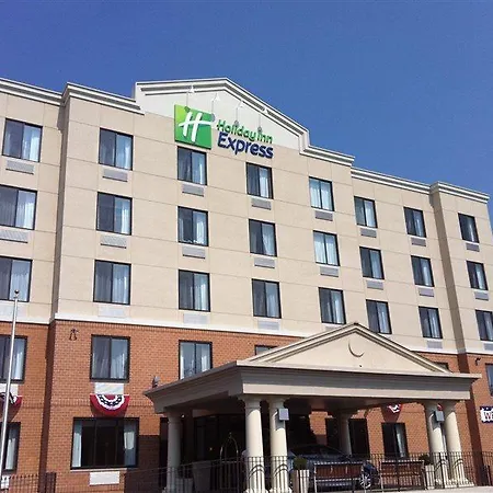Country & By Radisson, Staten Island Hotel