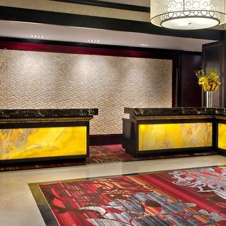Marriott East Side 4*