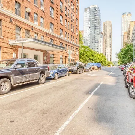 Uws 2br W Elevator Doorman Gym Nr 1 Line Nyc-625 New York