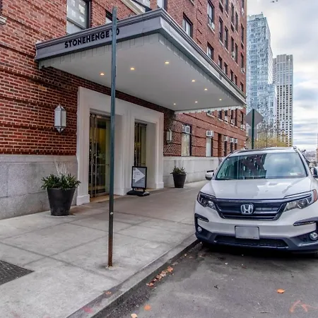 Uws 2br W Elevator Doorman Gym Nr 1 Line Nyc-625 Apartment *