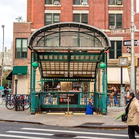 1600ft Tribeca Townhouse - Luxury & Spacious Apartment *
