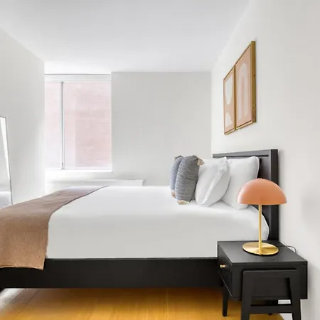 Midtown E 2br W Elevator Doorman Gym Nr Un Nyc-752 Apartment *