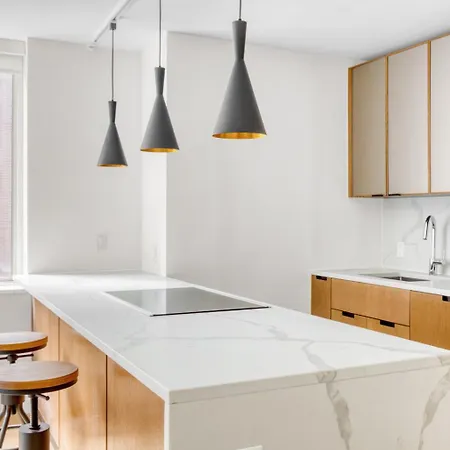 Midtown E 2br W Elevator Doorman Gym Nr Un Nyc-752 Apartment *