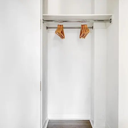 E Village 1br W Gym Wd Doorman Nr Union Sq Nyc-278 *