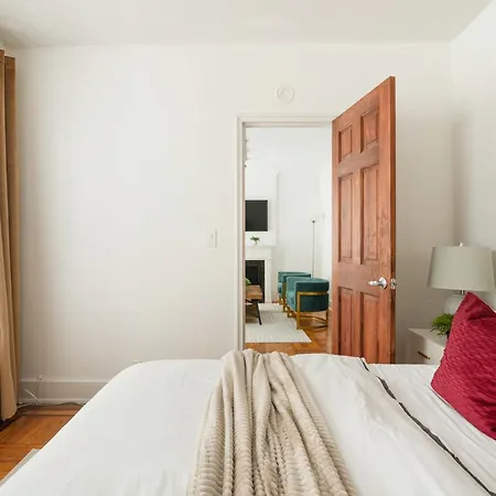 61-2c Prime Ues 2br Newly Furnished Value *