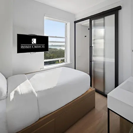 Riverside Tower 2*