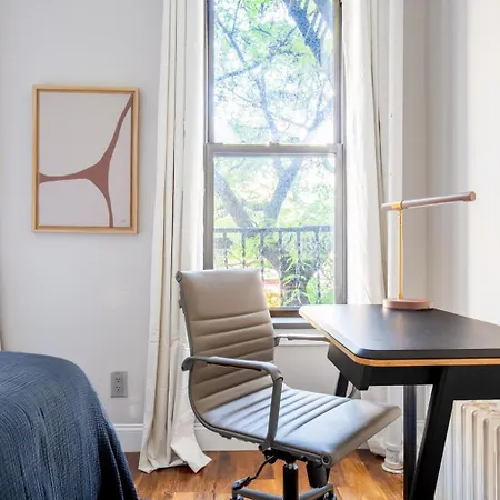 Midtown West 2br W Wd Wine Fridge Nr 1 Train Nyc-909 *