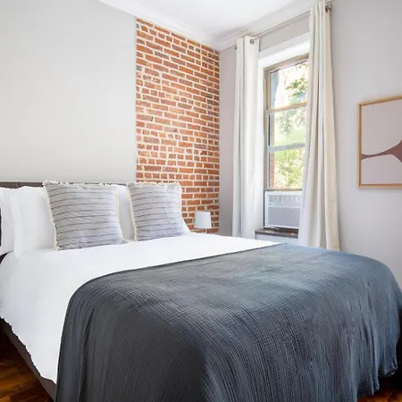 Midtown West 2br W Wd Wine Fridge Nr 1 Train Nyc-909 Apartment *