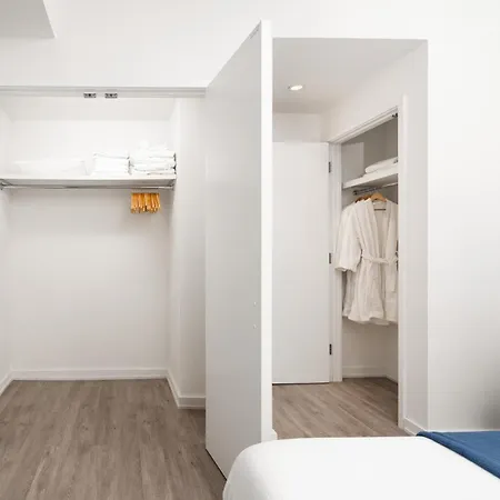 Luxury 2bd Nr St Gym Rooftop W/d *