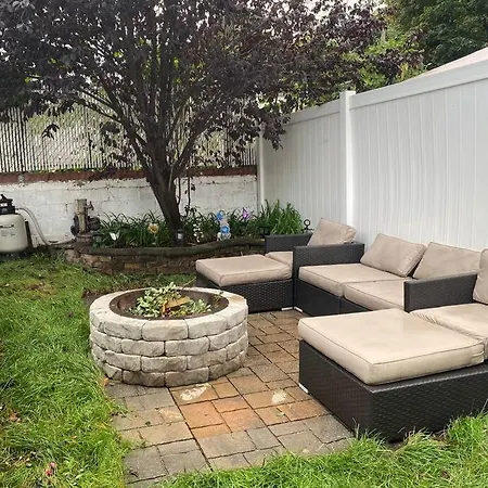 Holiday home Casa Rosado @ Nyc Pool Firepit Parking Ferry *