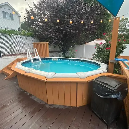 Casa Rosado @ Nyc Pool Firepit Parking Ferry Holiday home *