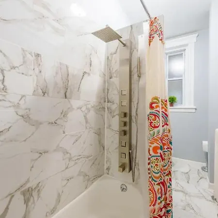Modern 3 Bedroom In Nyc! New York