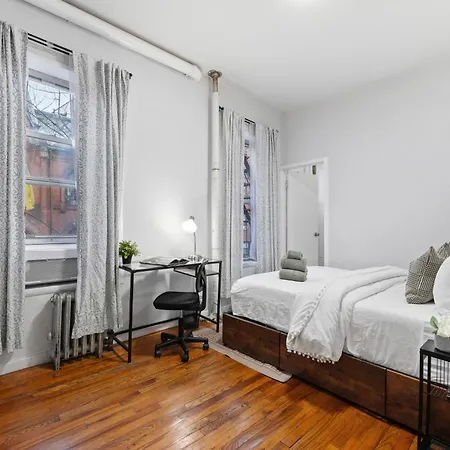 Sleek 2br - Walking Distance To Times Square Apartment New York