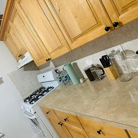 Sunnyside One Bedroom Apt *
