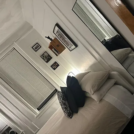 Two Bedroom Excellent Location Apartment New York