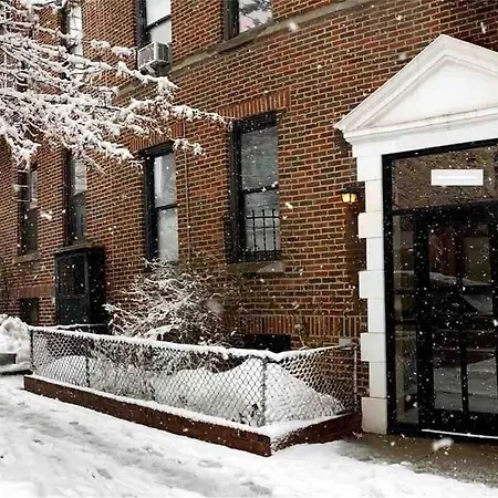Sunnyside One Bedroom Apt Apartment *