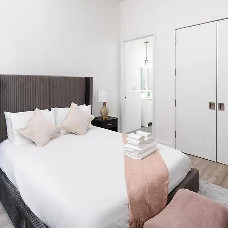 Chic 1bd With Rooftop W/d In Unit Downtown
