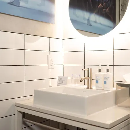 Roomza Times Square At Pestana Cr7 4* New York