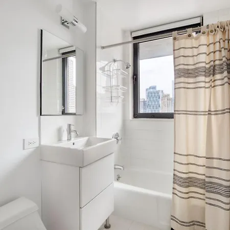 Midtown 1br W Gym Elevator Nr Rockefeller Ctr Nyc-1401 Apartment *