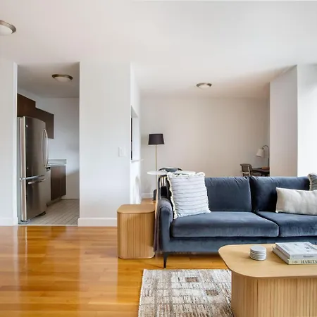 Apartment Midtown 1br W Gym Elevator Nr Rockefeller Ctr Nyc-1401 New York