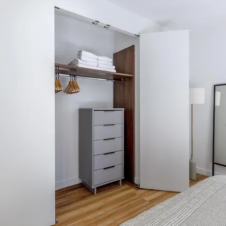 Apartment Midtown West 1br W Doorman Nr Rockefeller Center Nyc-1394 New York
