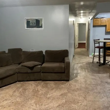 In A House With King Size Bed In A Landlord Hosted Three Bedroom Homestay New York